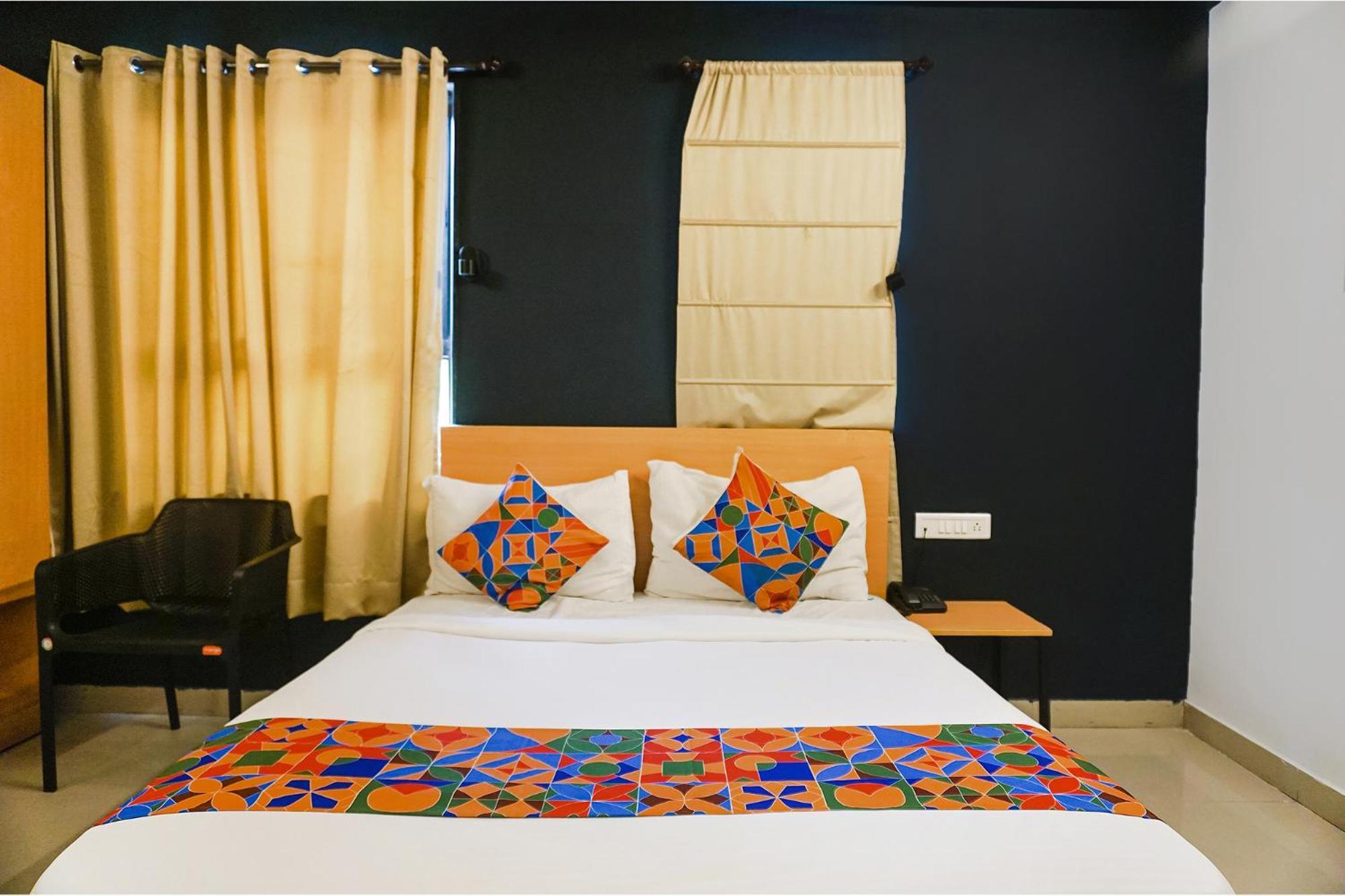 Fabhotel Aura Homes - Nr Khandoba Mandir Pimpri-Chinchwad Exterior foto
